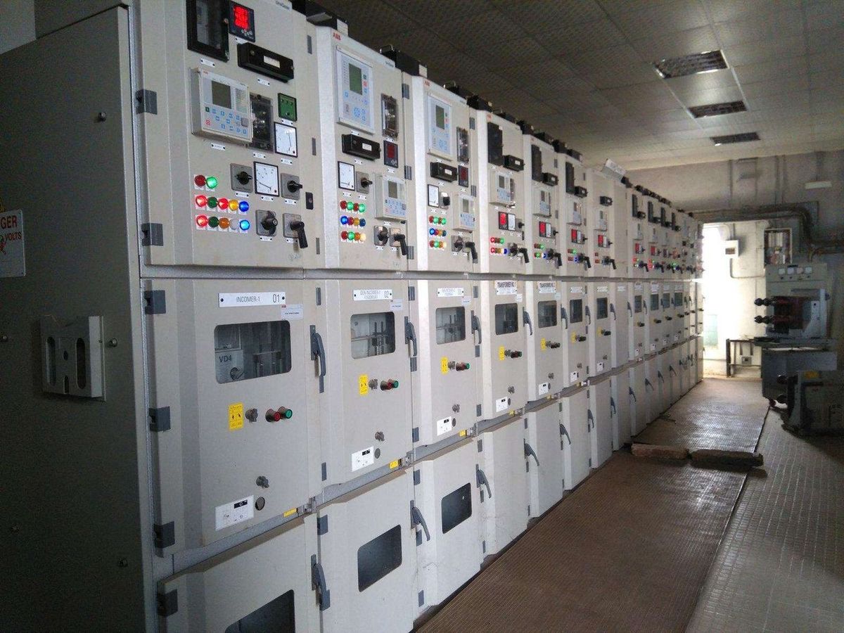 Electrical switchgear and control panels